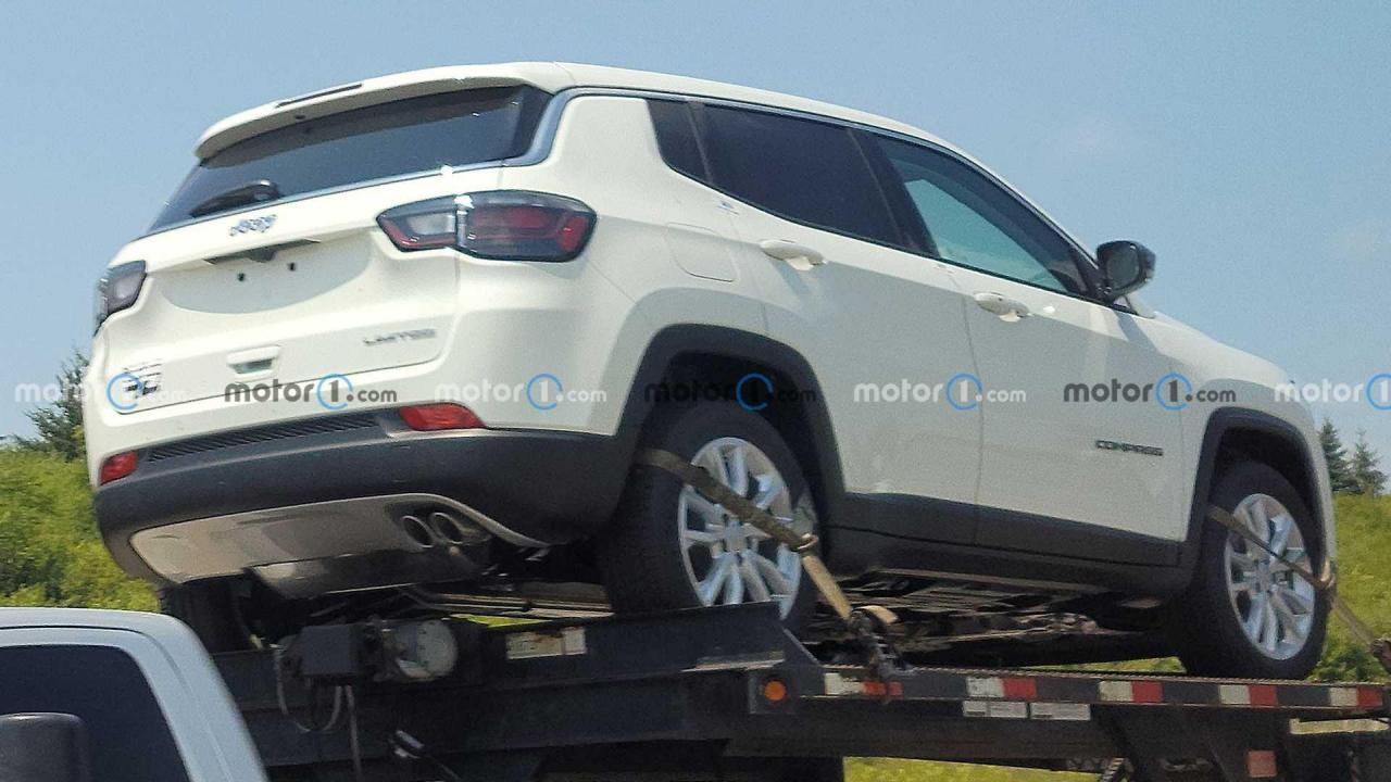 jeep-compass-hybrid-rear-view-spy-photo.jpg