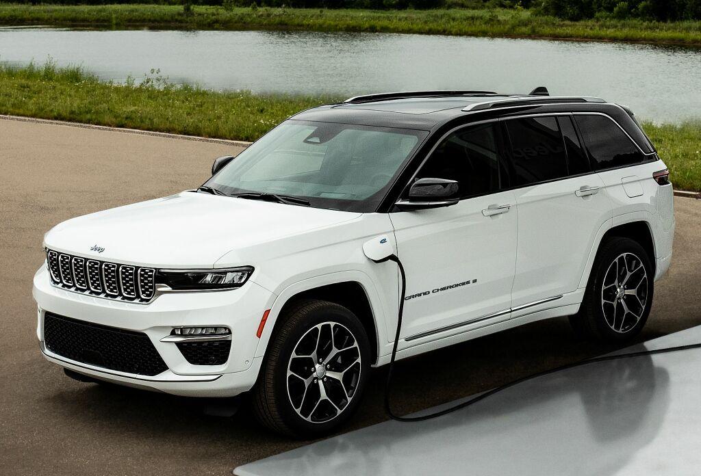 jeep_grand_cherokee_371_02ed03de08320592.jpg.697241e782300381f1549c2d4ce97f1b.jpg