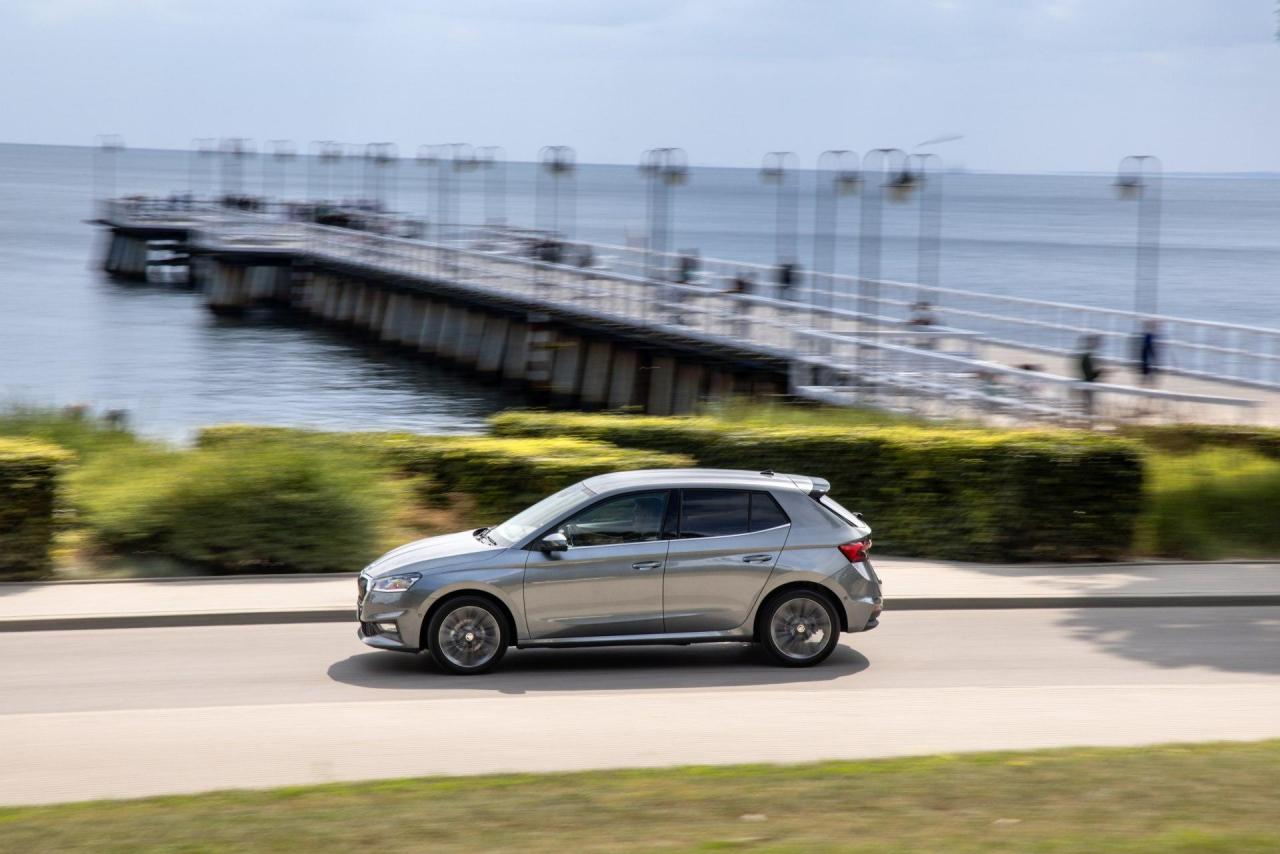09_skoda_fabia_ml_graphite_grey-1920x1281.thumb.jpg.f934e1f92c6003ee4df7c4c766b31196.jpg