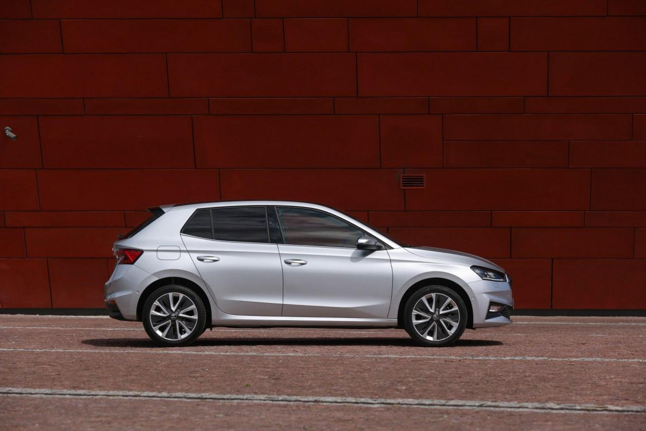 114_skoda_fabia_ml_brilliant_silver-1920x1281.thumb.jpg.16629ed1dc7c81839ce6d2a3a9ece5d3.jpg
