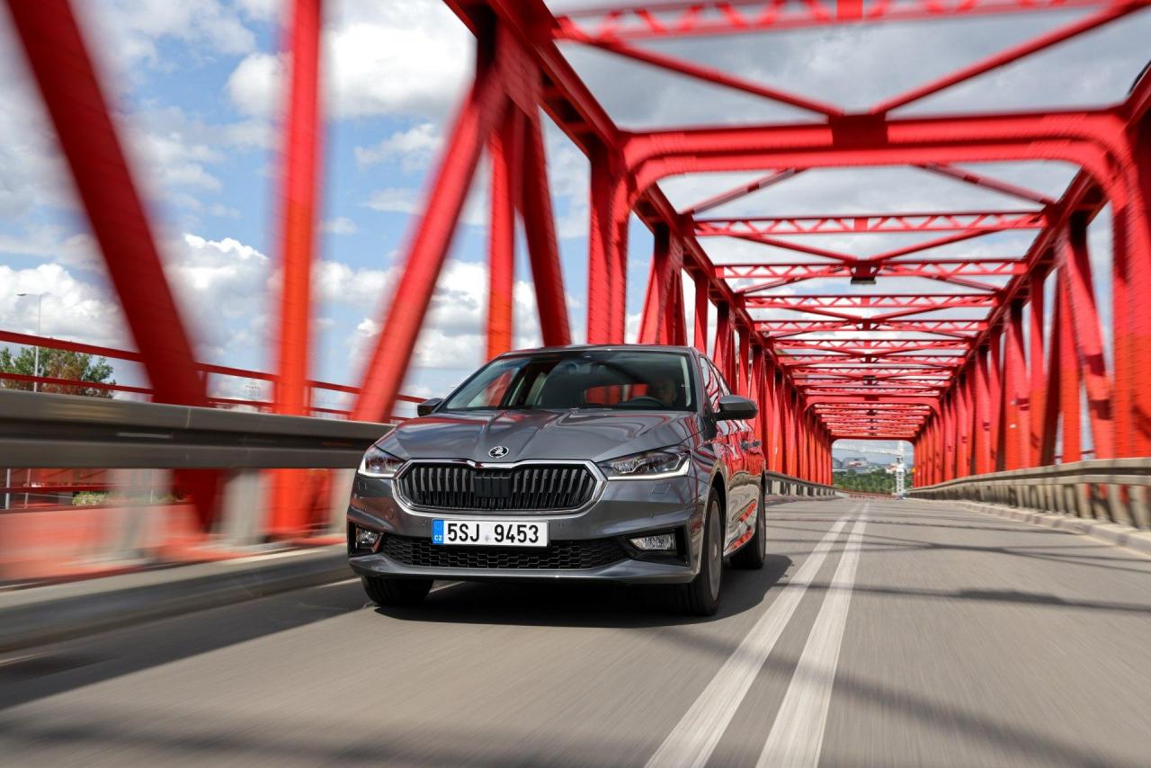 11_skoda_fabia_ml_graphite_grey-1920x1281.thumb.jpg.4705c6208669c56f8098f121691260af.jpg