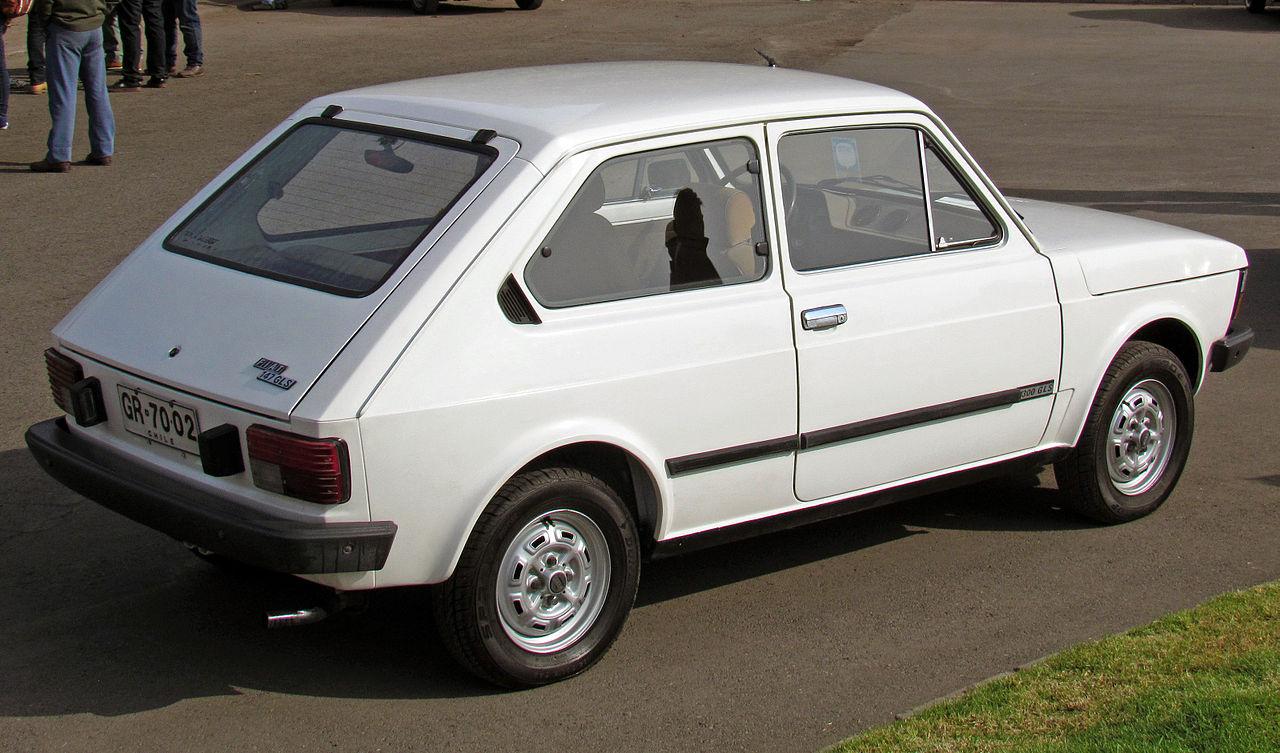 1280px-1982_Fiat_147_1300_GLS_rear_right.jpg.ed4a55804ef490db7babb76c73d3acfa.jpg
