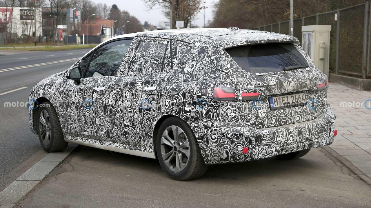 BMW Serie 2 Active Tourer Spy U06 2021 (4).jpg
