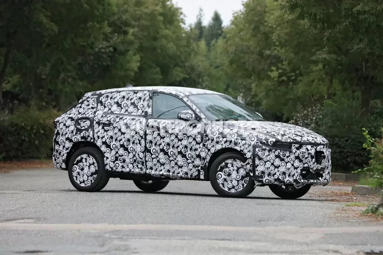 2021-Alfa-Romeo-Tonale-19.jpg.692ecf97b84612957cfadc50a4b77a05.jpg
