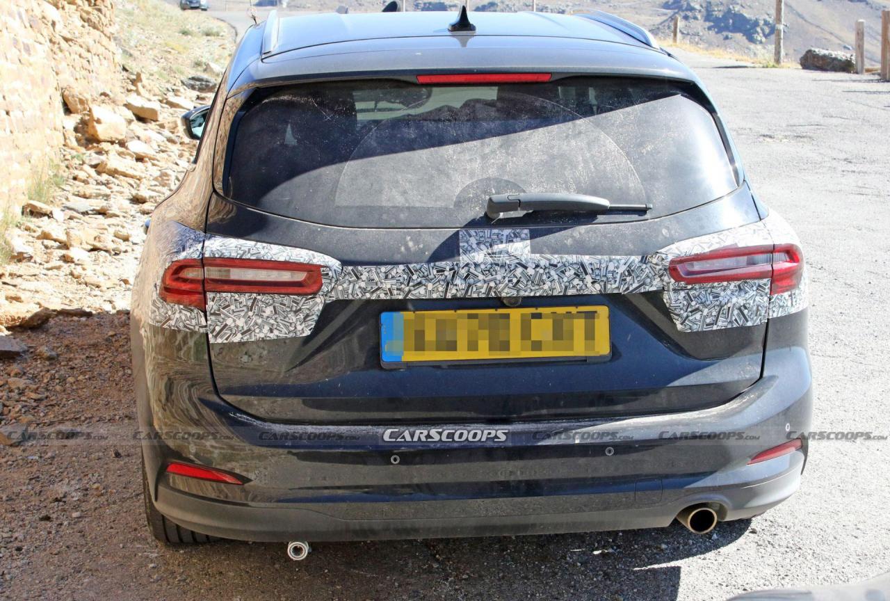 2022-Ford-Focus-Wagon-Facelift-Scoop-16.thumb.jpg.b0297b09b5bc89dd4a88d65fac9bf8b5.jpg