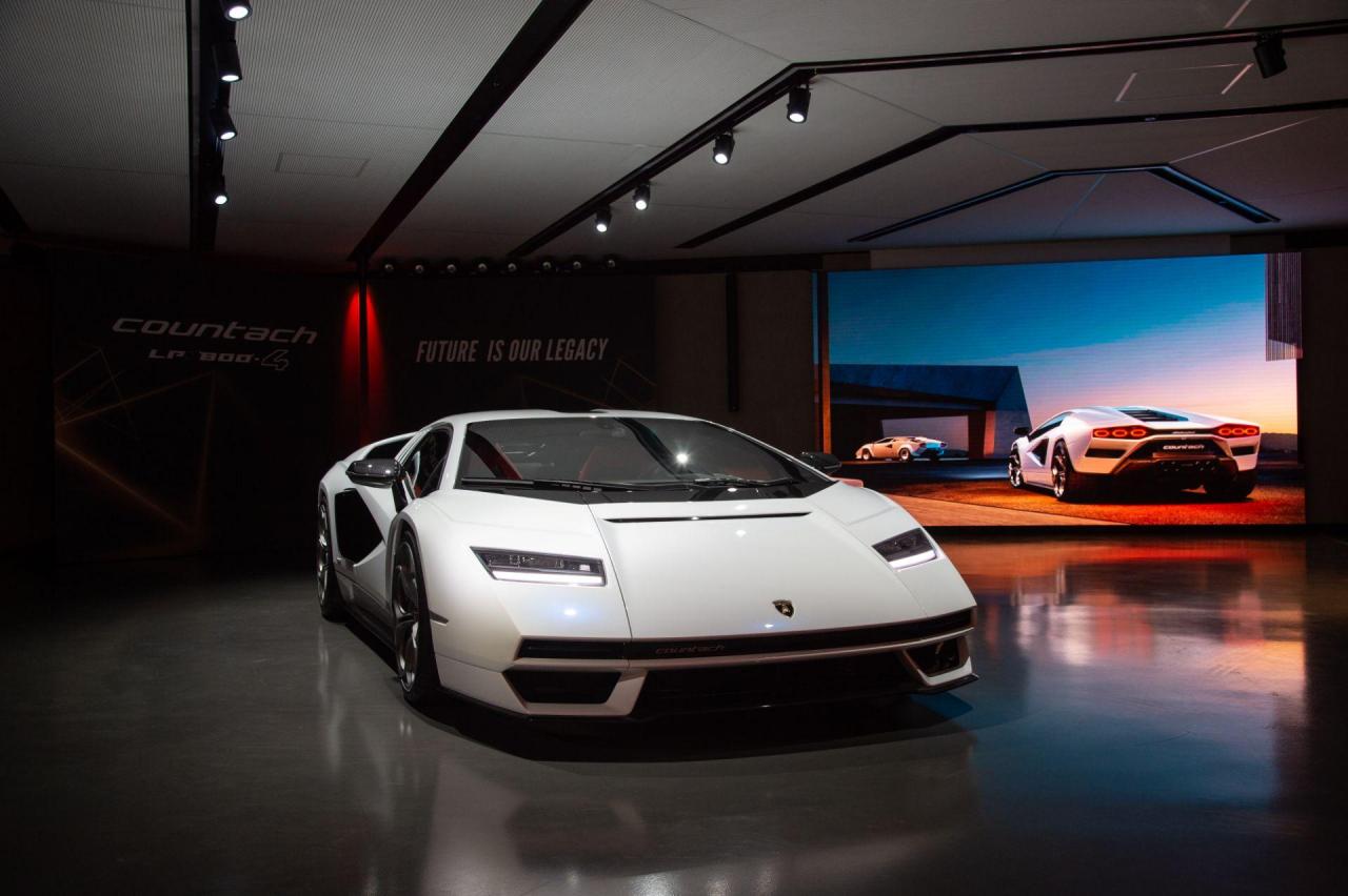 2022-Lamborghini-Countach-LPI-800-4-10.jpg