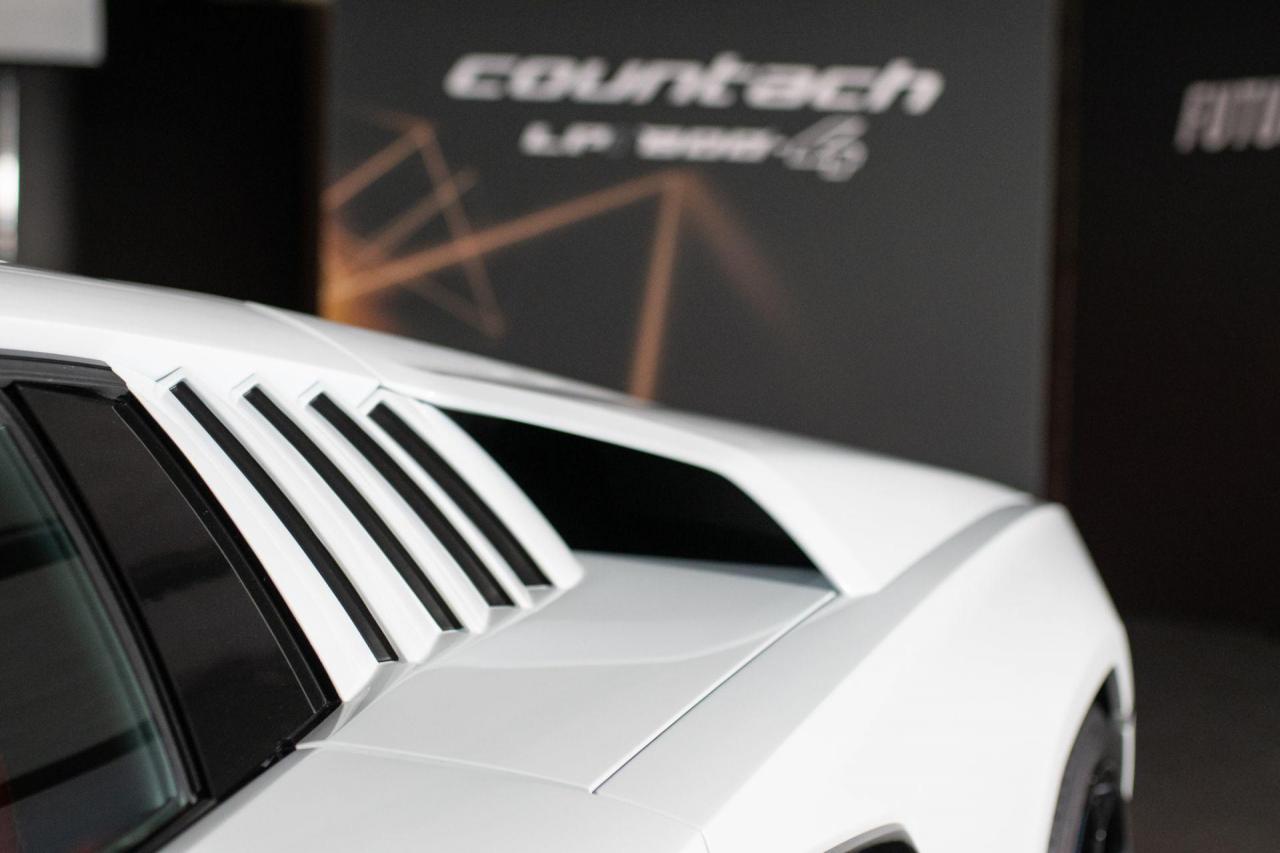 2022-Lamborghini-Countach-LPI-800-4-25.jpg