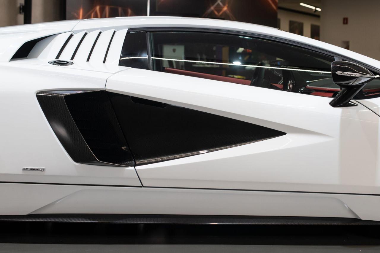 2022-Lamborghini-Countach-LPI-800-4-26.jpg