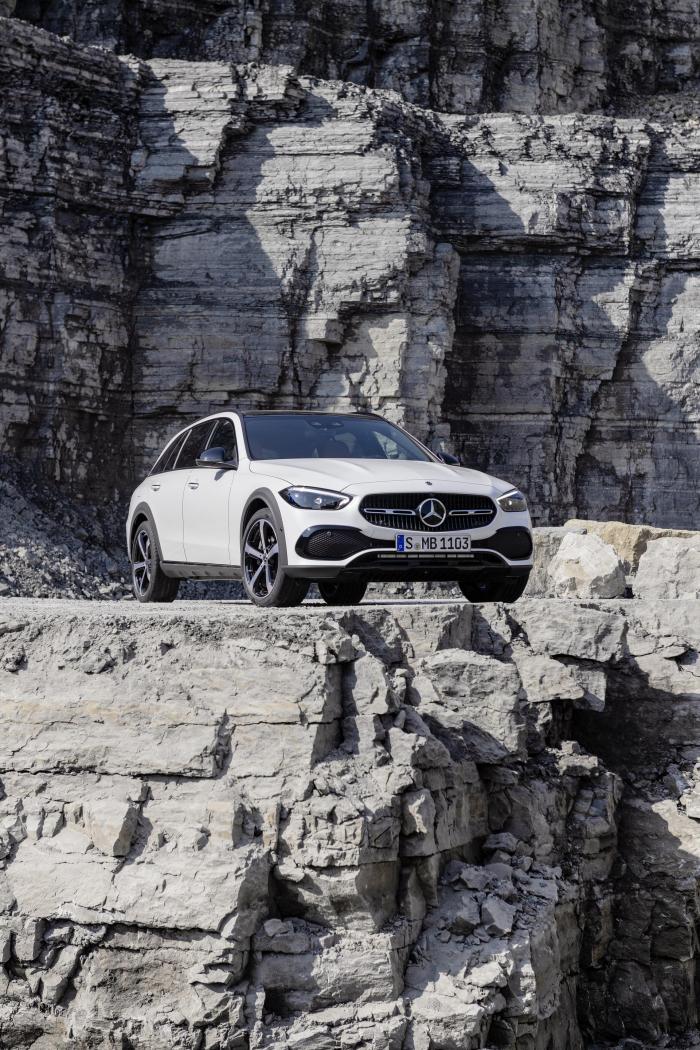 2022-Mercedes-Benz-C-Class-All-Terrain-12.jpg