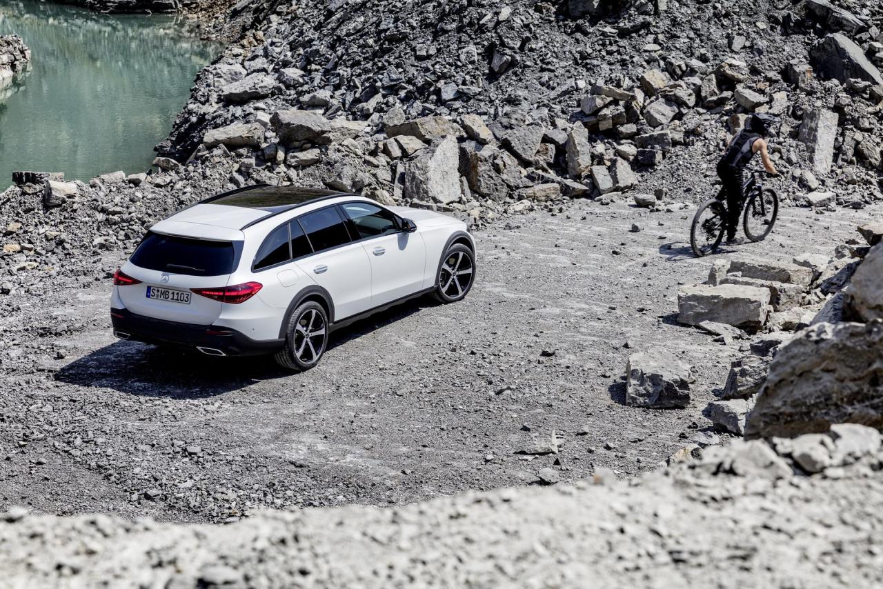 2022-Mercedes-Benz-C-Class-All-Terrain-15.jpg