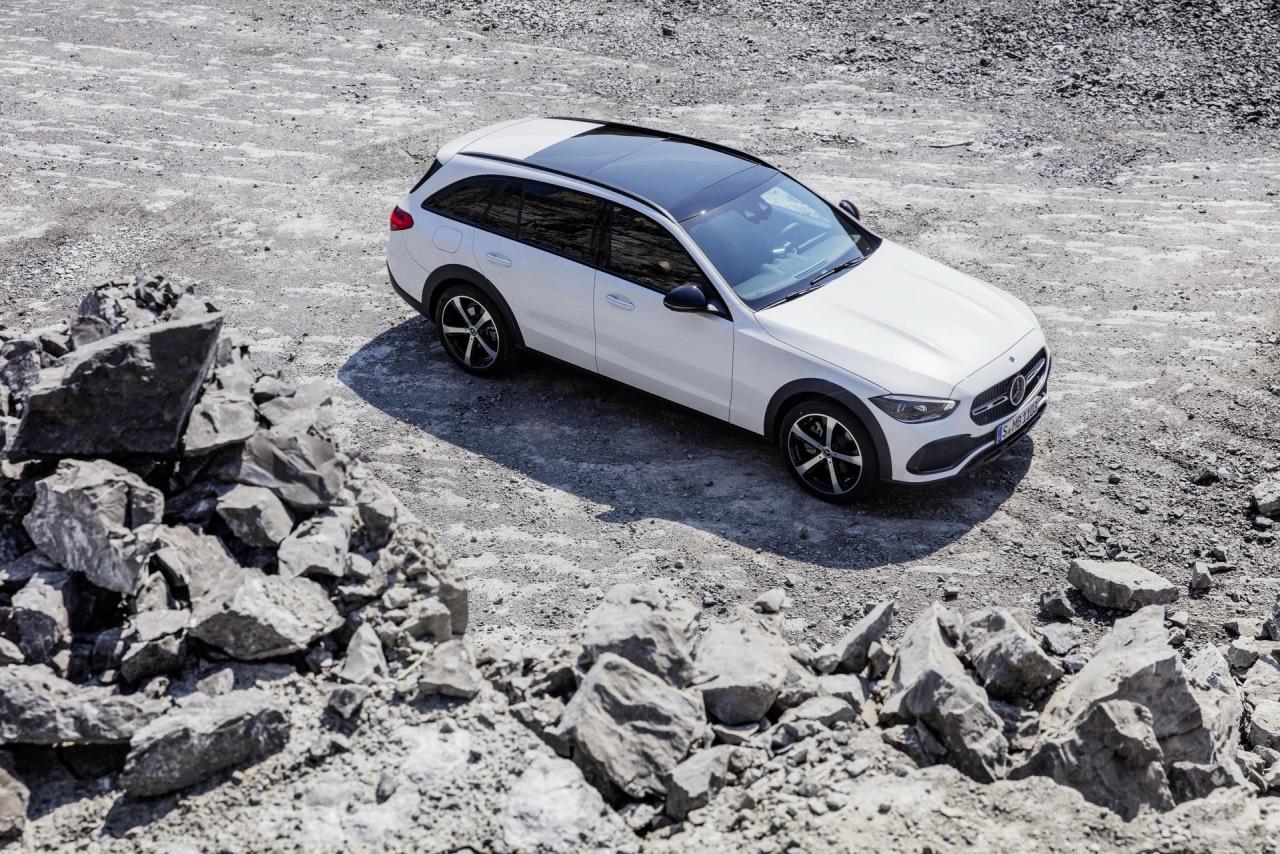 2022-Mercedes-Benz-C-Class-All-Terrain-2.jpg