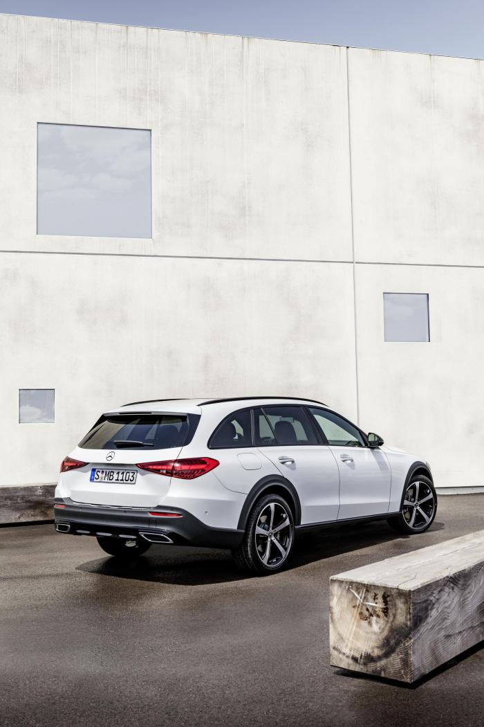 2022-Mercedes-Benz-C-Class-All-Terrain-34.jpg