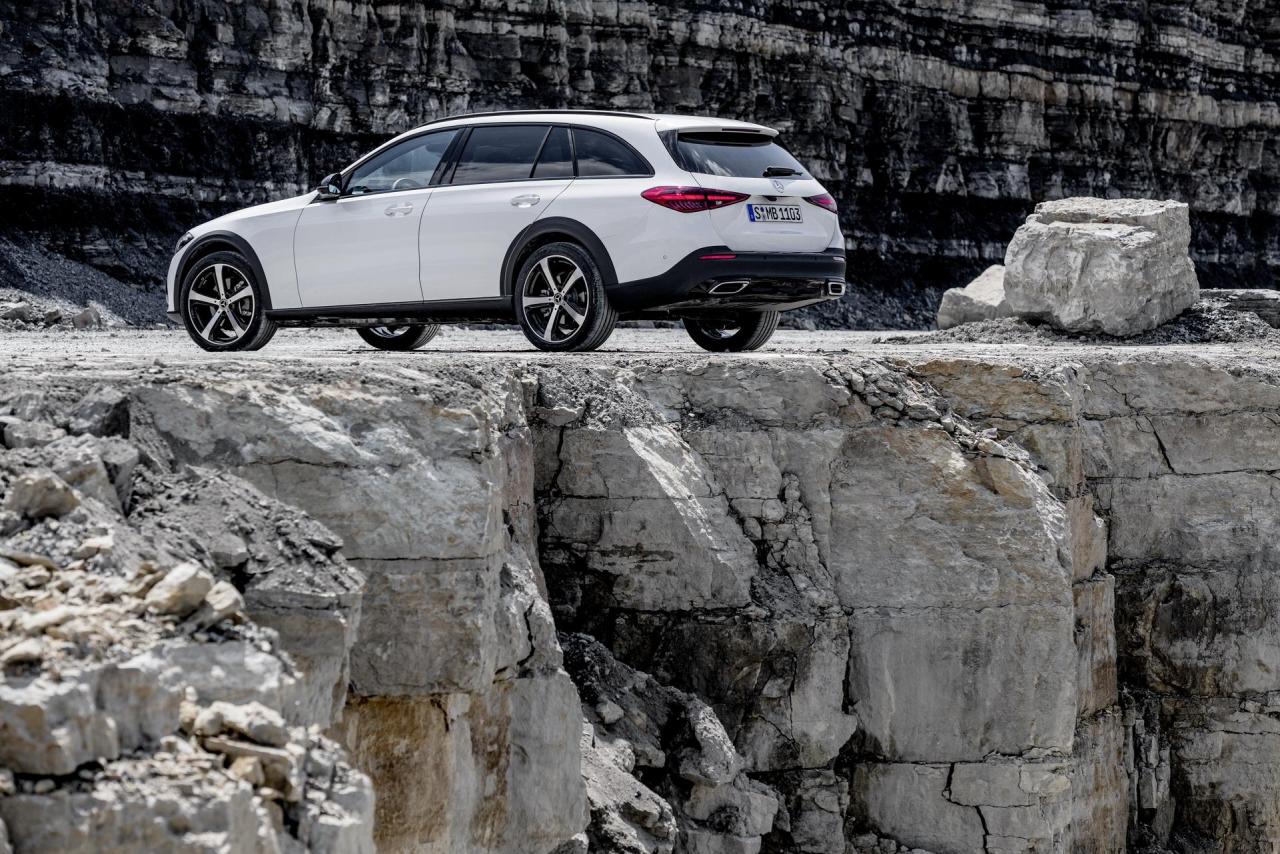 2022-Mercedes-Benz-C-Class-All-Terrain-8.jpg