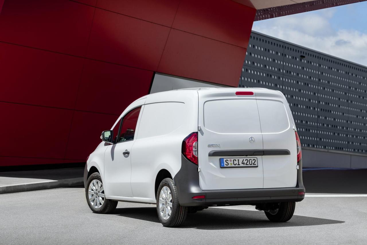 2022-Mercedes-Benz-Citan-12.jpg