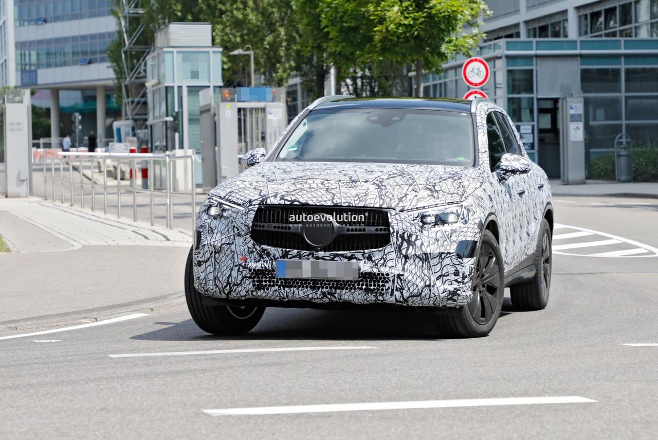 2022-mercedes-benz-glc-spied-with-evolutionary-design-cues-166852_1.jpg
