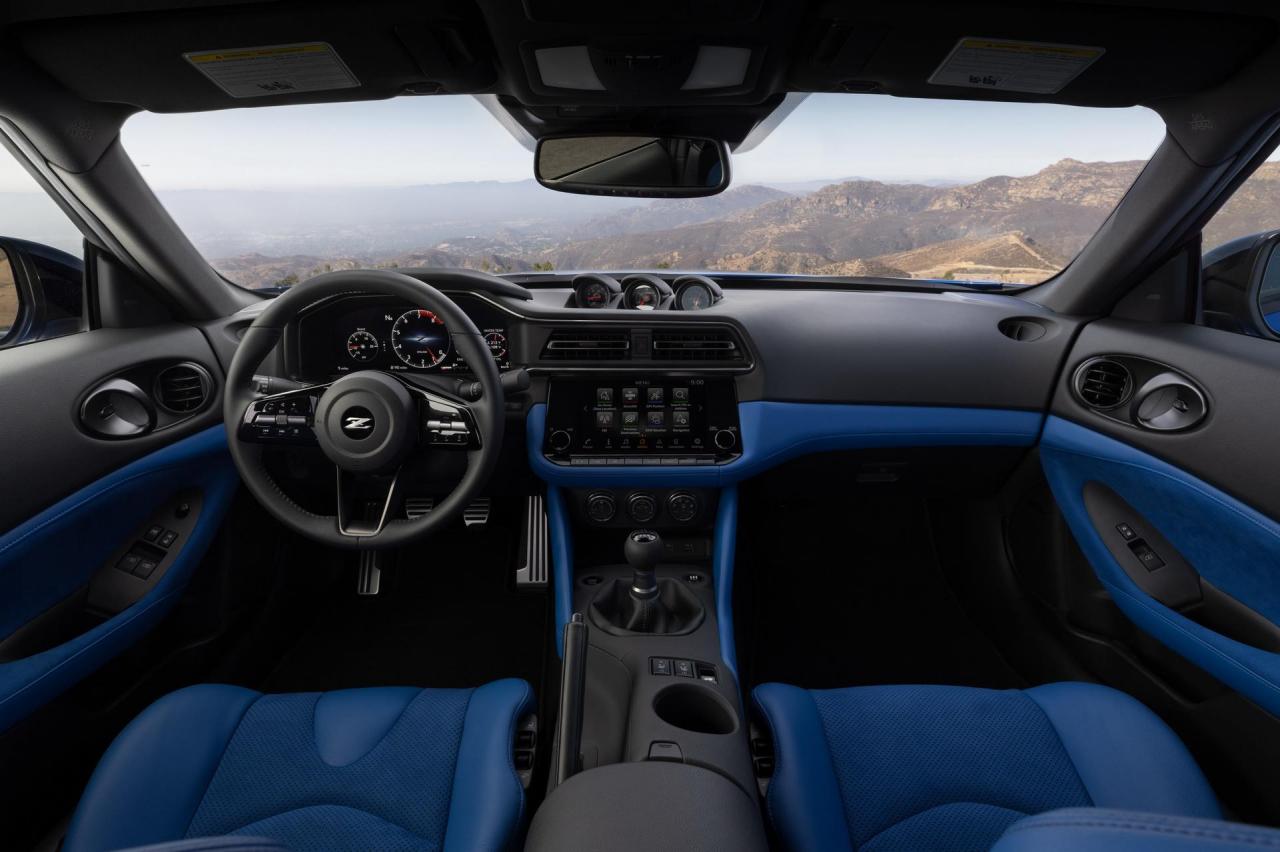 2023-Nissan-Z-Couype-17.jpg