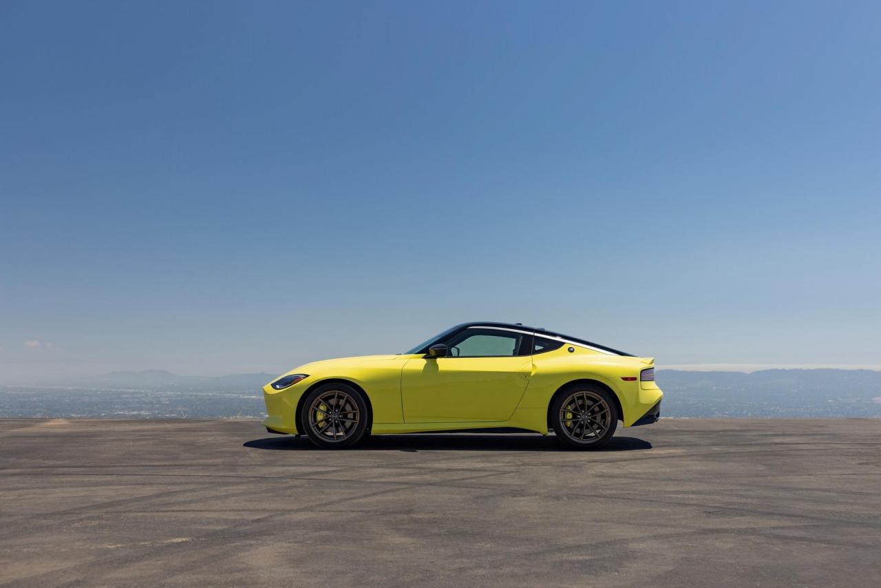 2023-Nissan-Z-Couype-40.jpg