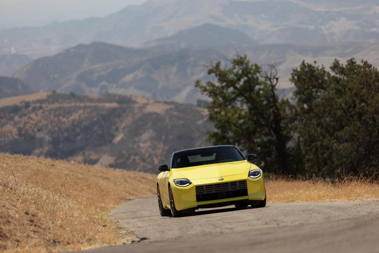 2023-Nissan-Z-Couype-42.jpg