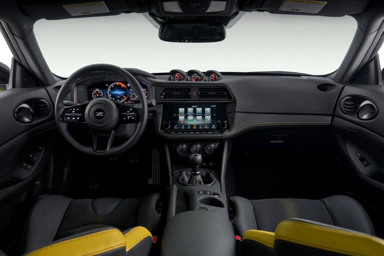 2023-Nissan-Z-Couype-50.jpg
