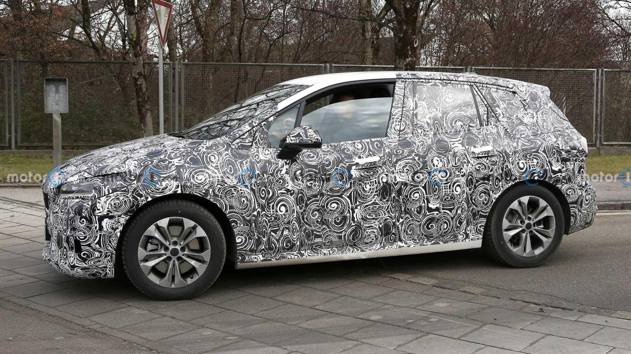 BMW Serie 2 Active Tourer Spy U06 2021 (3).jpg