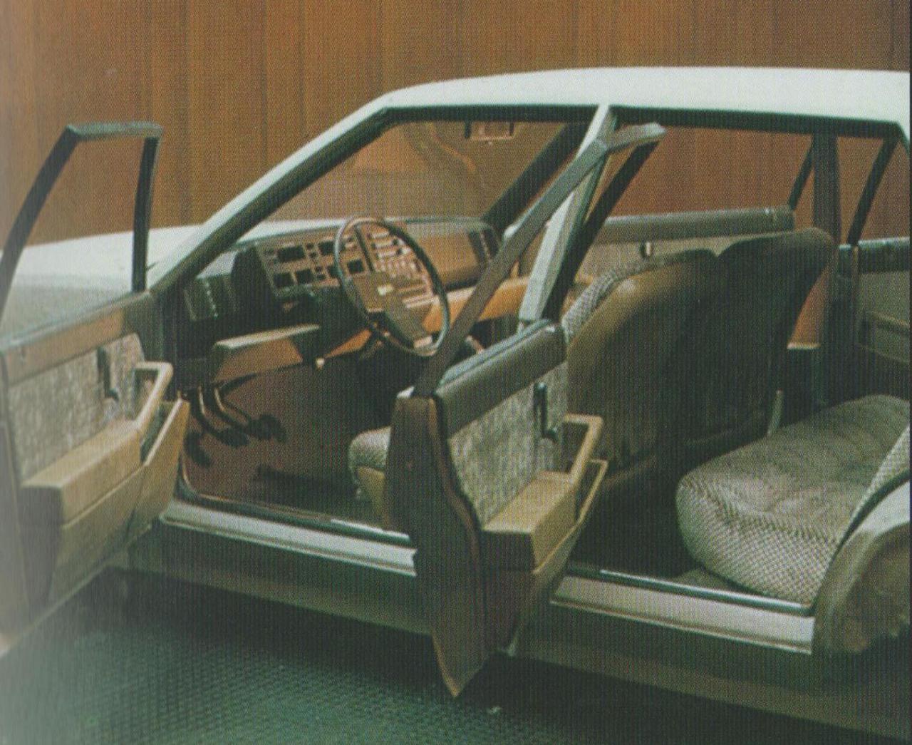 Lancia Delta maquette interni 2.jpg
