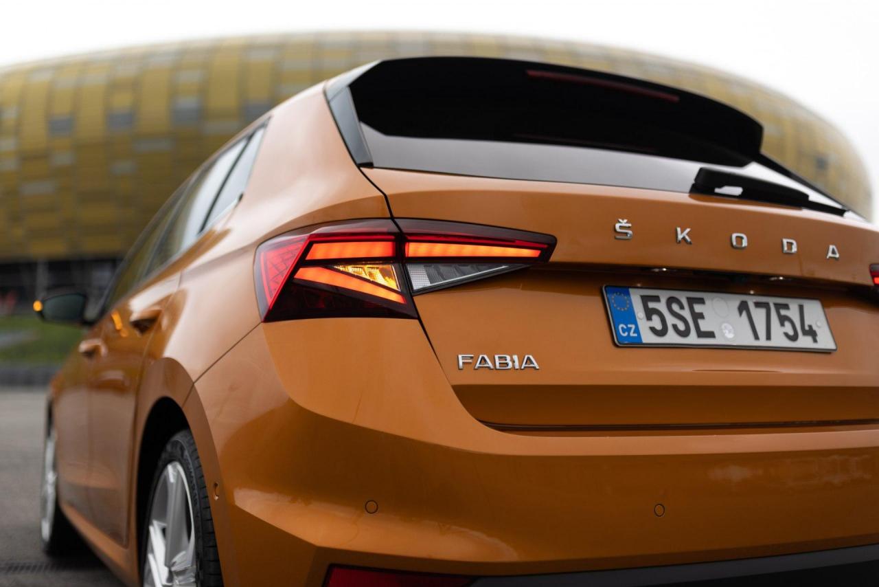 67_skoda_fabia_ml_phoenix_orange-1920x1281.thumb.jpg.2412e98e08cca48f756ac86f2dc611e1.jpg