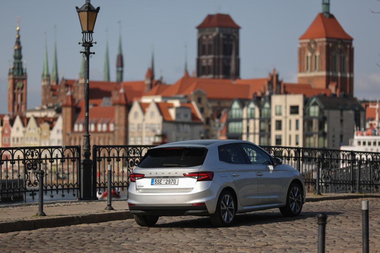 91_skoda_fabia_ml_brilliant_silver-1920x1281.thumb.jpg.bef61bea488437273756dea674a780eb.jpg
