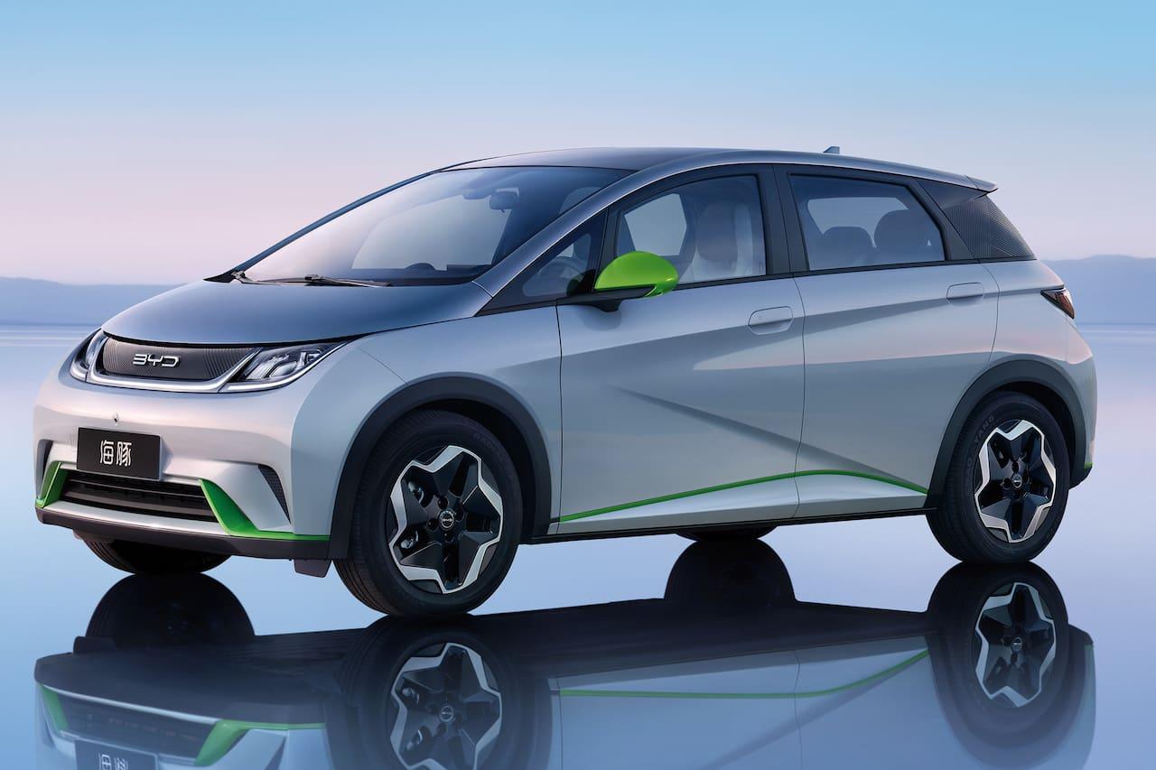 BYD-Dolphin-front-three-quarters-left-side.jpg.e20bae6275ea6509a9c1b4f242da9377.jpg
