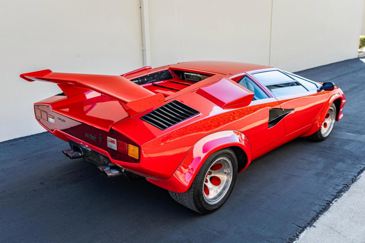 Lamborghini-Countach-5.jpg