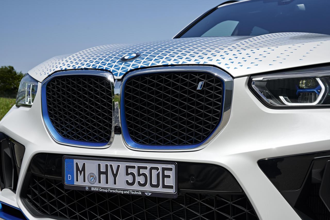 P90432999_highRes_bmw-ix5-hydrogen.thumb.jpg.19afcdc44853b7ff26fb605df5a5fee9.jpg