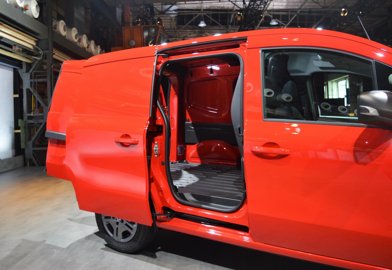 S0-mercedes-citan-une-premiere-et-des-promesses-687612.thumb.jpg.46635084176a6bdb958faa3fa5bf96b9.jpg