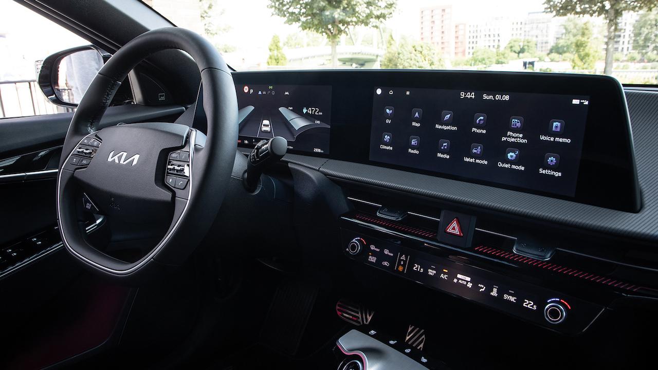 ev6gtlinterioronline14.jpg.e7a60573639073efef0f3764afa611f3.jpg