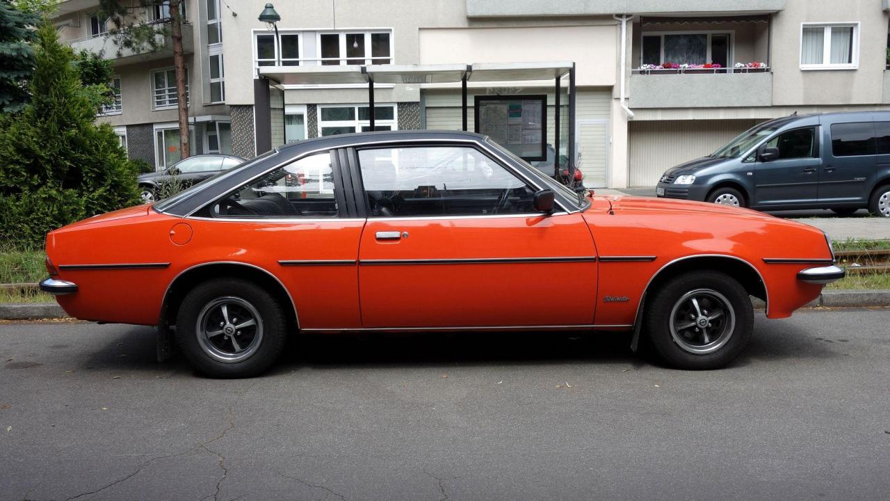 opel_manta_B_vinyl.thumb.jpg.a05297810f7f952b245338608100fbae.jpg