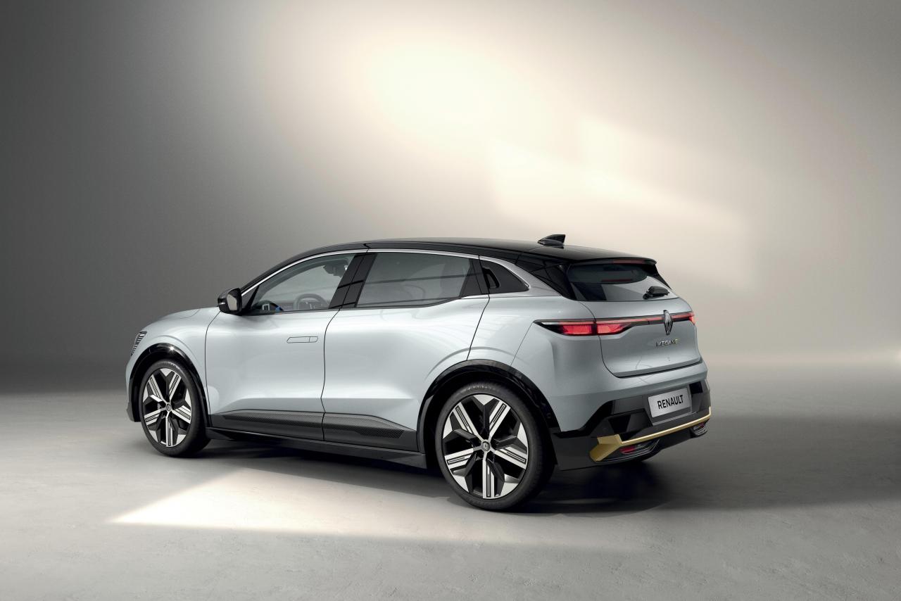 2021 - New Renault Mgane E-TECH Electric - Studio (5).jpg