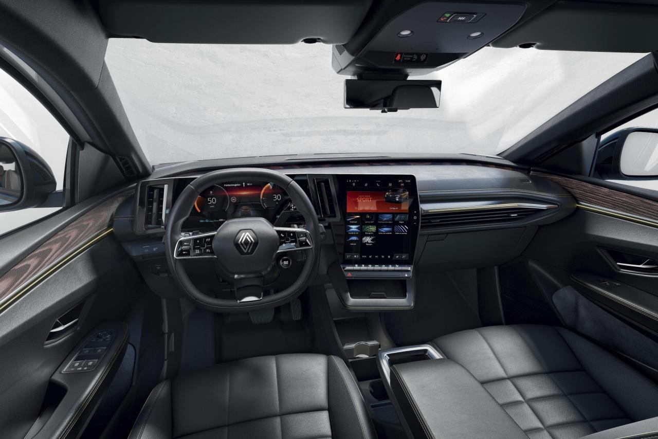 2021 - New Renault Mgane E-TECH Electric - Studio (13).jpg