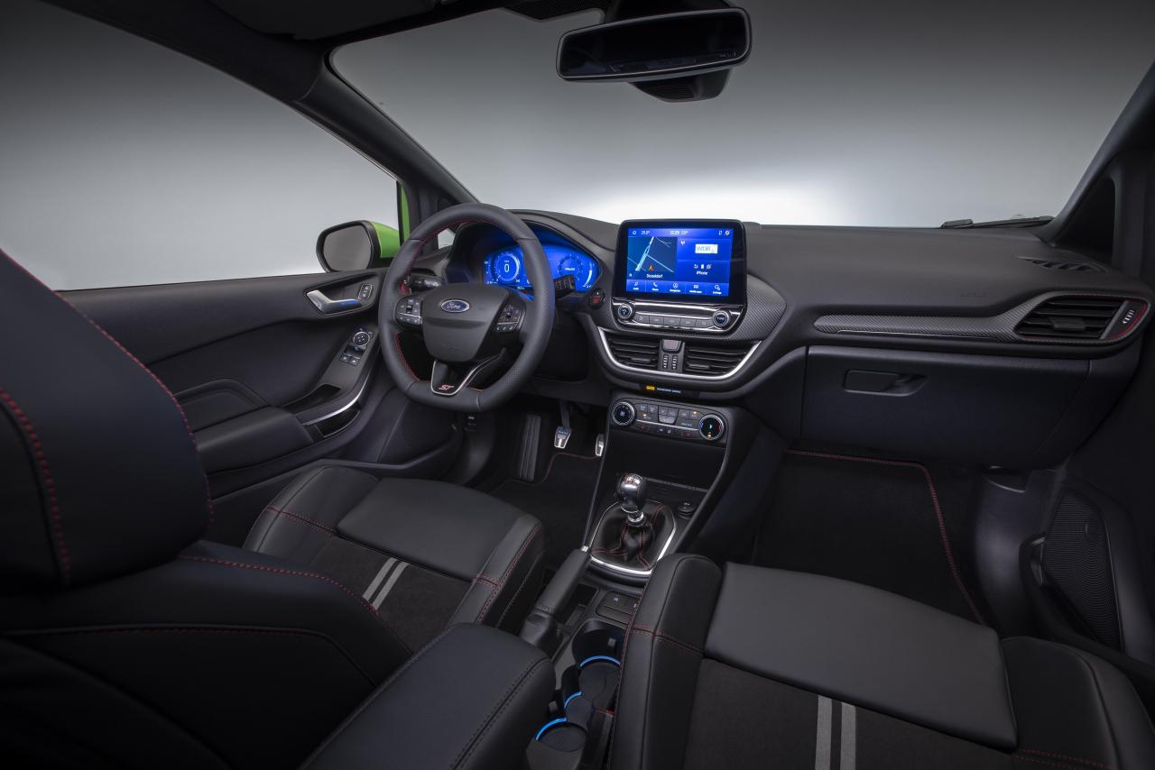 2021_FORD_FIESTA_STUDIO_INTERIOR_19.jpg