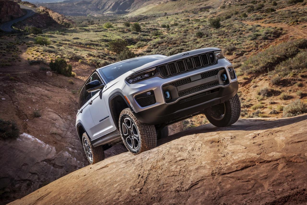 2022-Jeep-Grand-Cherokee-11-1.jpg