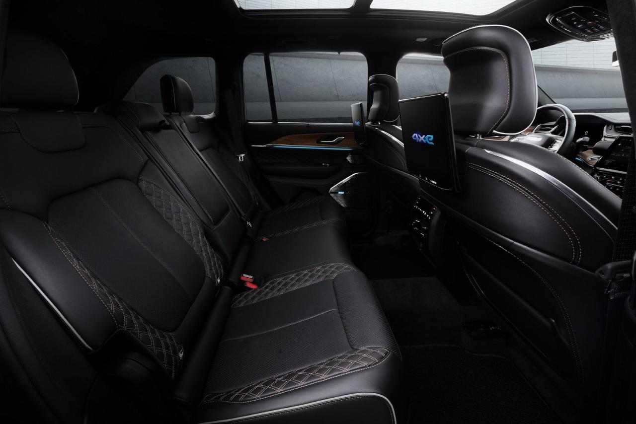 2022-Jeep-Grand-Cherokee-130.jpg