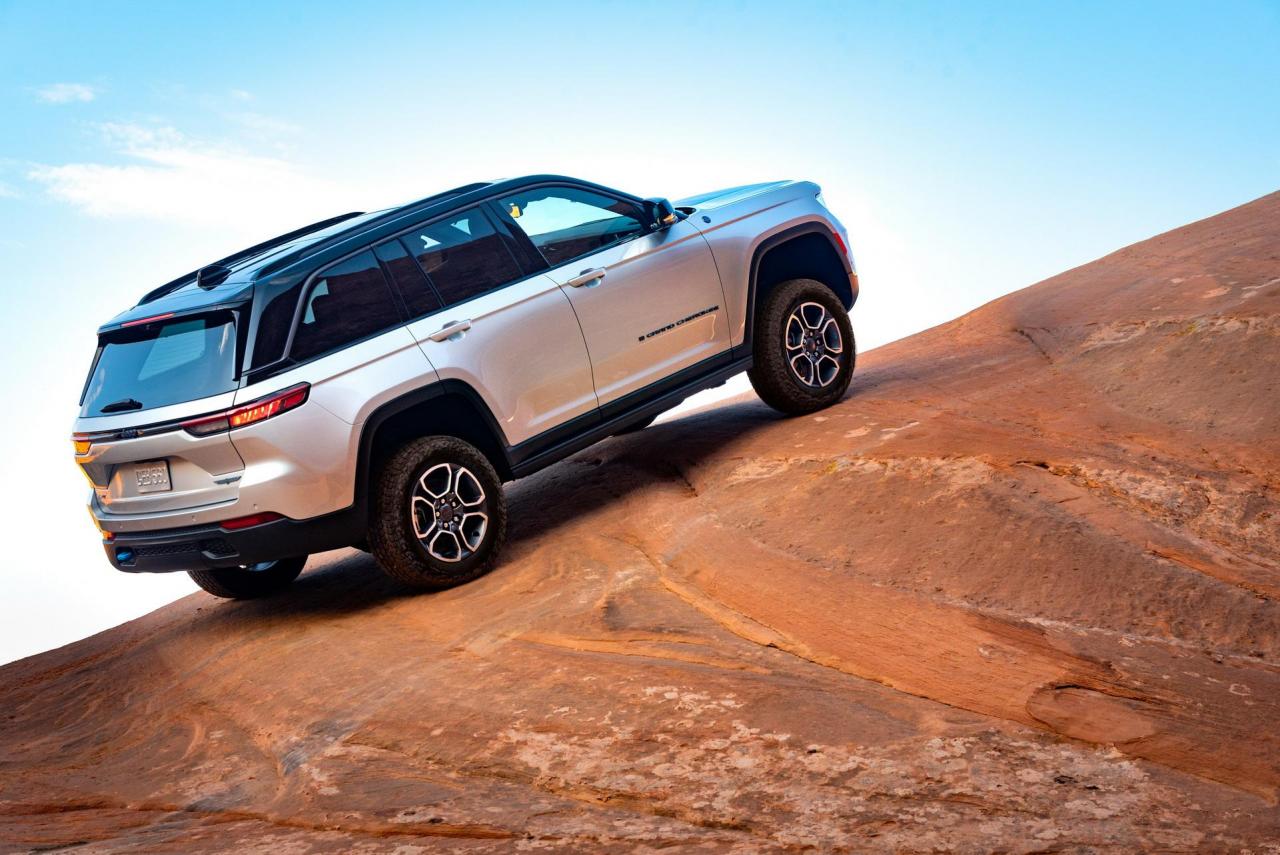 2022-Jeep-Grand-Cherokee-22-1.jpg