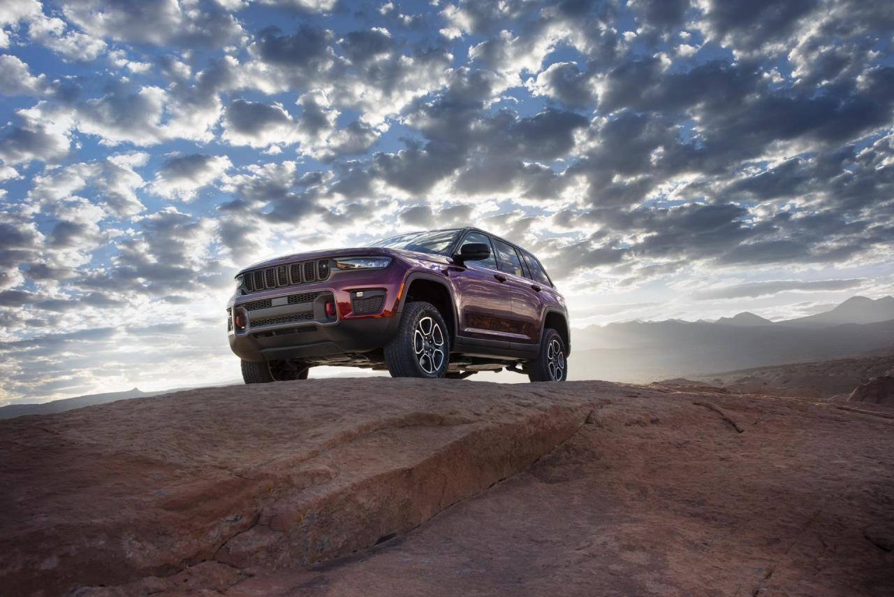 2022-Jeep-Grand-Cherokee-70-1.jpg