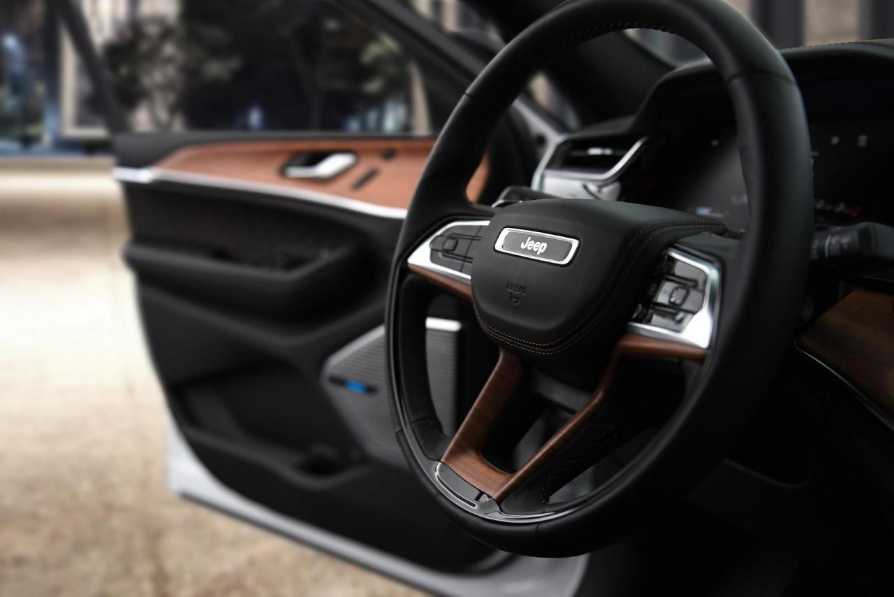 2022-Jeep-Grand-Cherokee-75-1.jpg