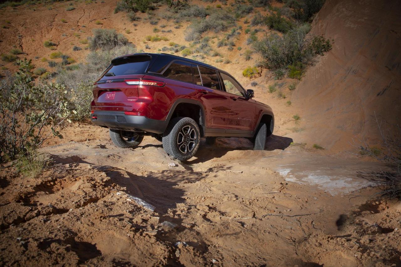 2022-Jeep-Grand-Cherokee-85-1.jpg