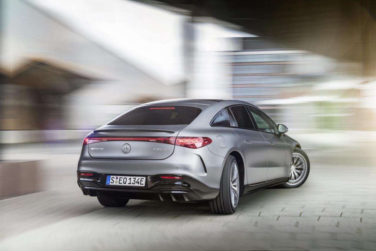 2022-Mercedes-AMG-EQS-53-12.jpg