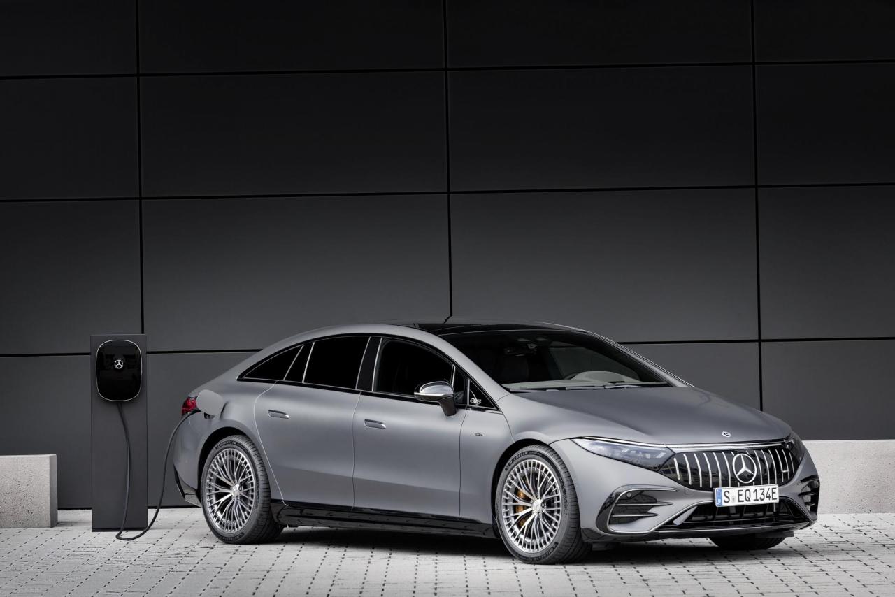 2022-Mercedes-AMG-EQS-53-19.jpg