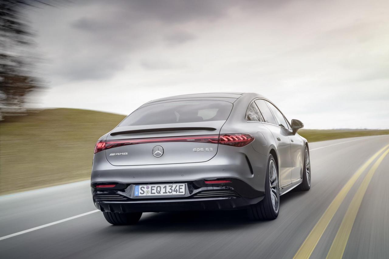 2022-Mercedes-AMG-EQS-53-2.jpg