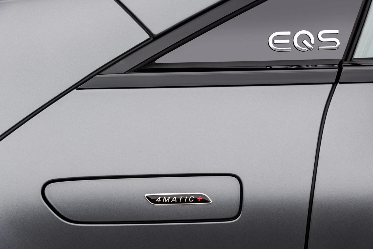 2022-Mercedes-AMG-EQS-53-25.jpg