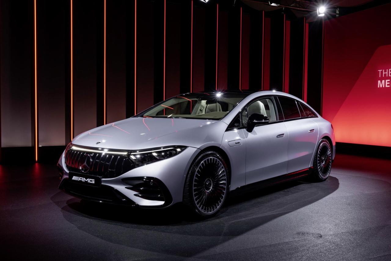 2022-Mercedes-AMG-EQS-53-33.jpg