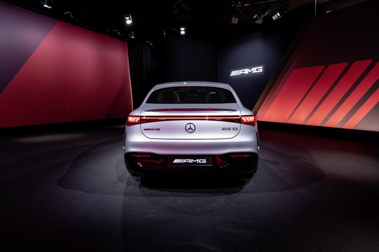 2022-Mercedes-AMG-EQS-53-43.jpg