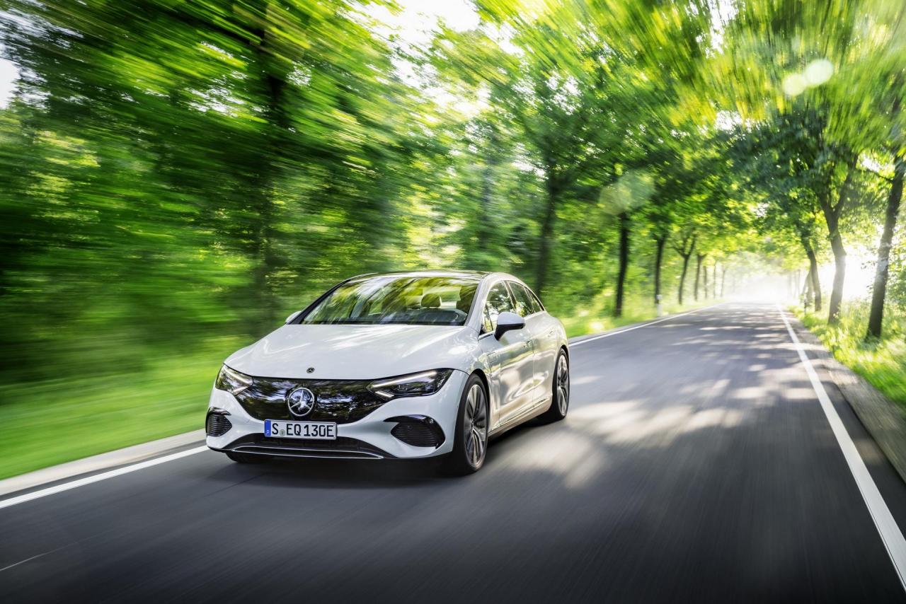 2022-Mercedes-Benz-EQE-62.jpg