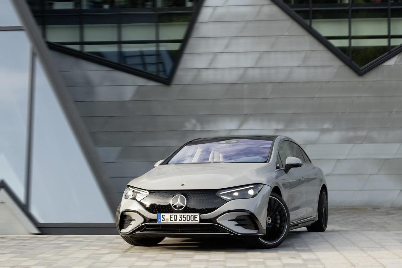 2022-Mercedes-Benz-EQE-68.jpg